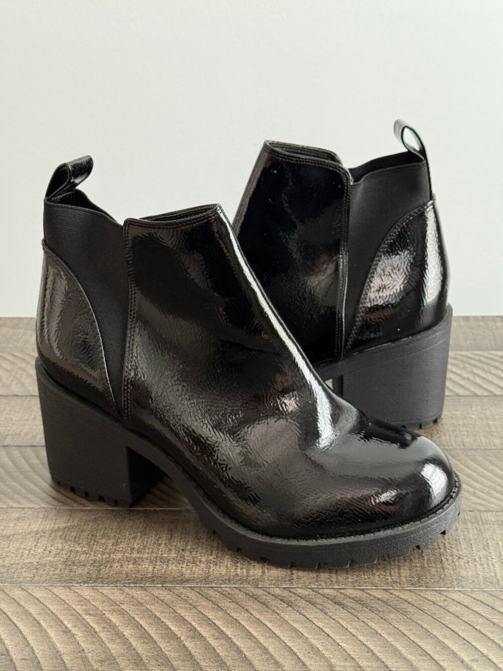 Dirty Laundry Black Patent Chunky Block Heel Chelsea Boots Women' s Size 8